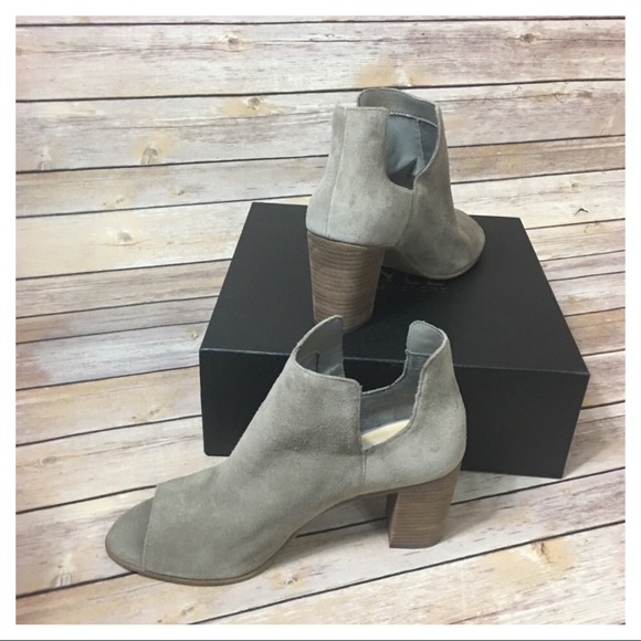 Steve Madden Shoes - NWOB Steve Madden Nello Bootie - Taupe Suede